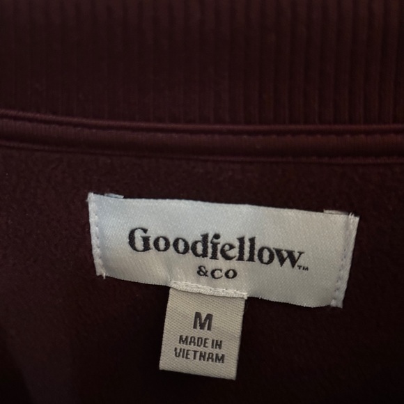 Fuzzy Goodfellow & Co sweater never worn burgundy super soft - Picture 3 of 3